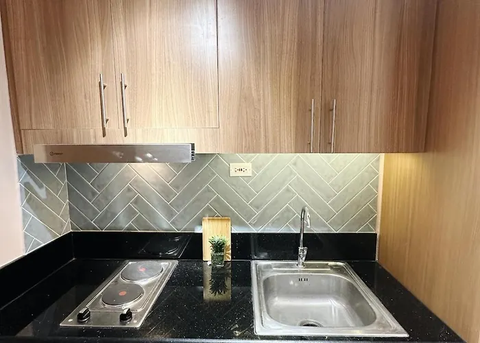 The Ritz Place At Shore 3 Residences Apartment *